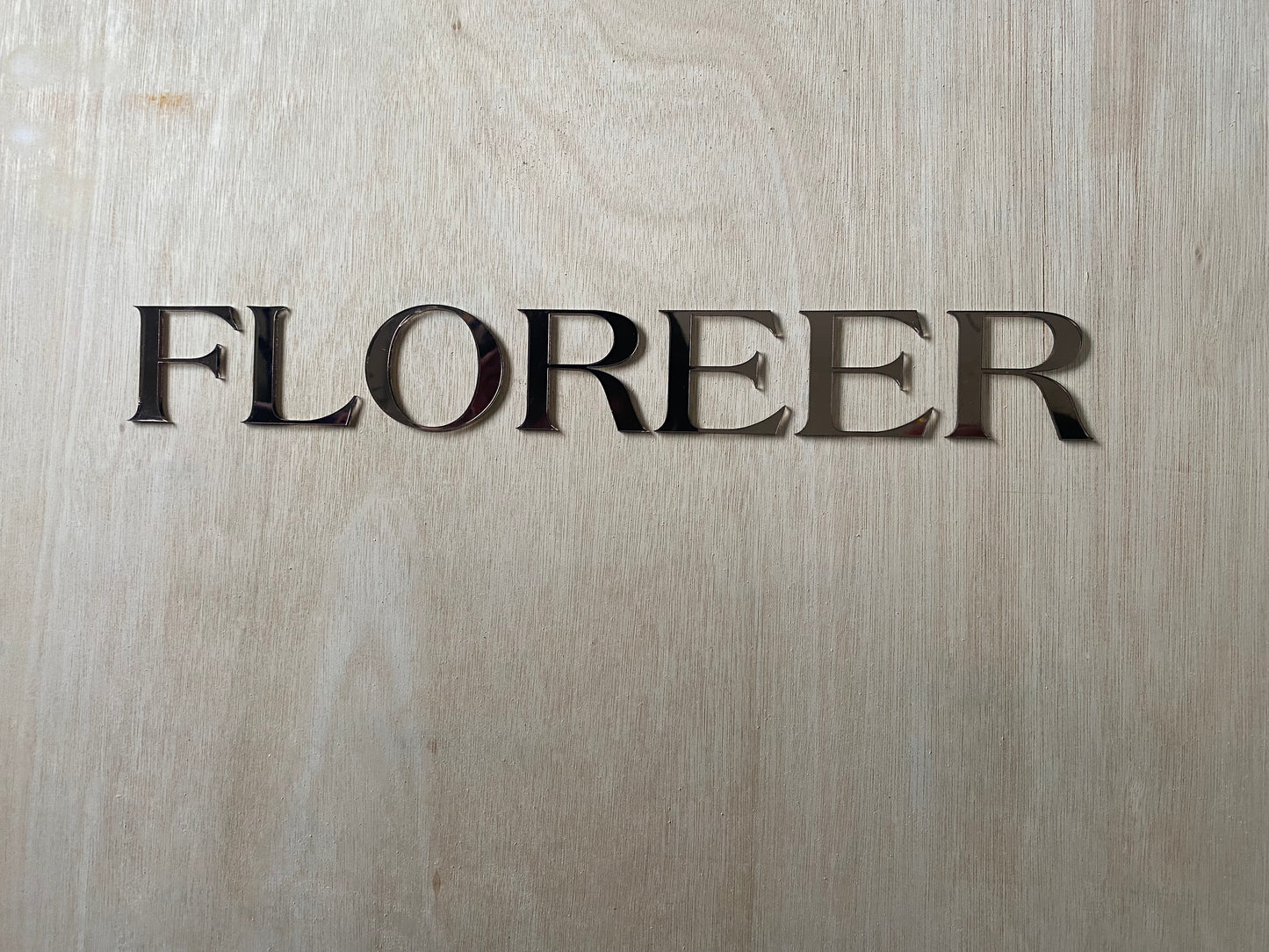 Zelfklevende belettering